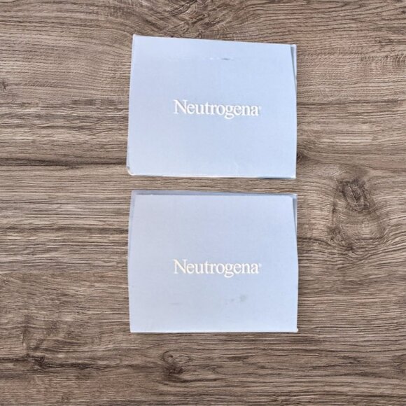 New NEUTROGENA Reusable Gentle Foaming Facial Cleanser Bottle Concentrate Refill - Picture 5 of 7